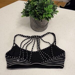 Lululemon Lighten Up Bra